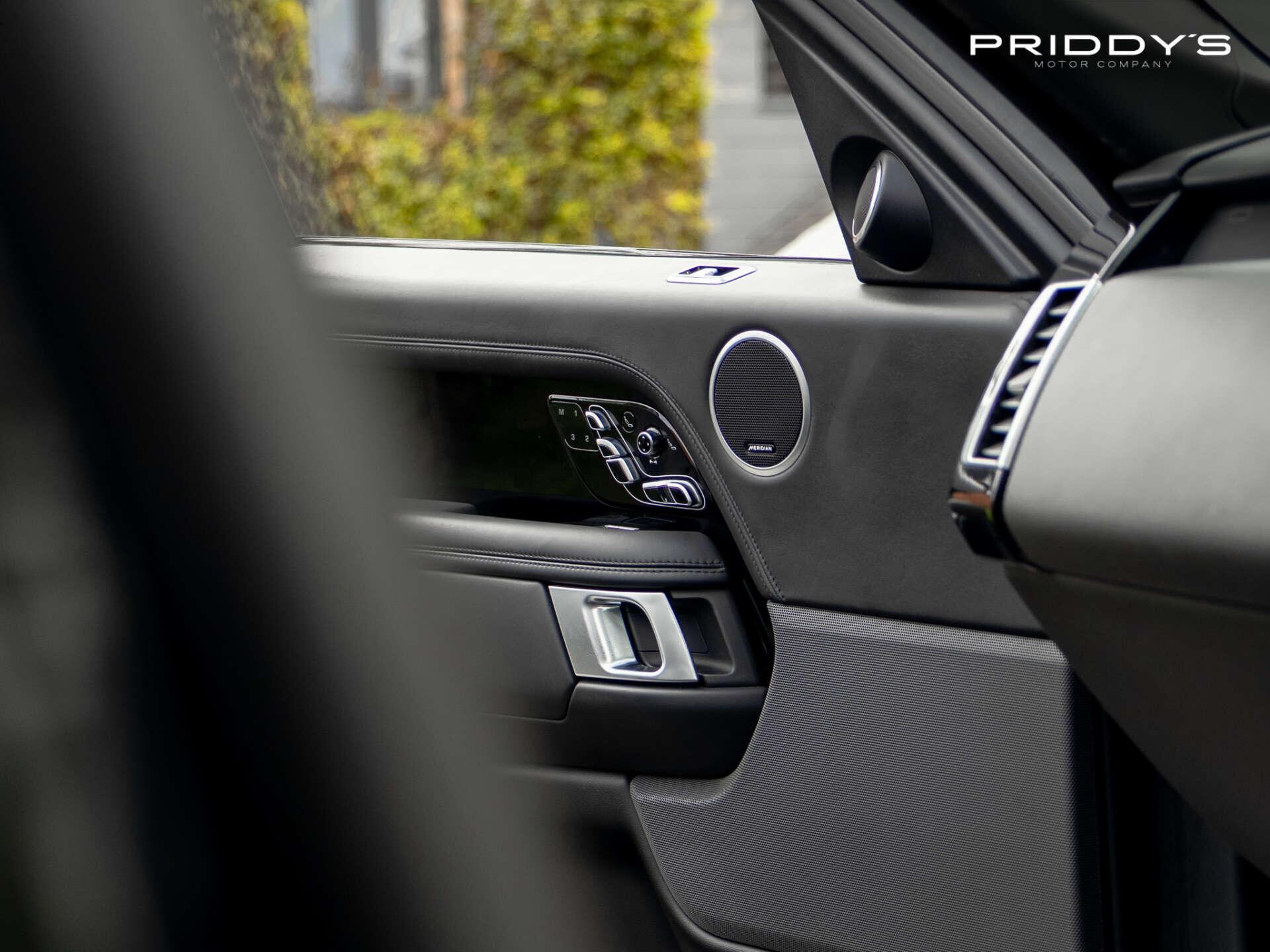 Land Rover Range Rover view 22
