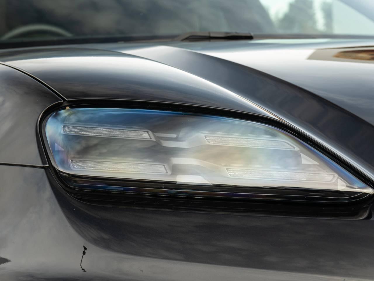 Porsche Macan view 15