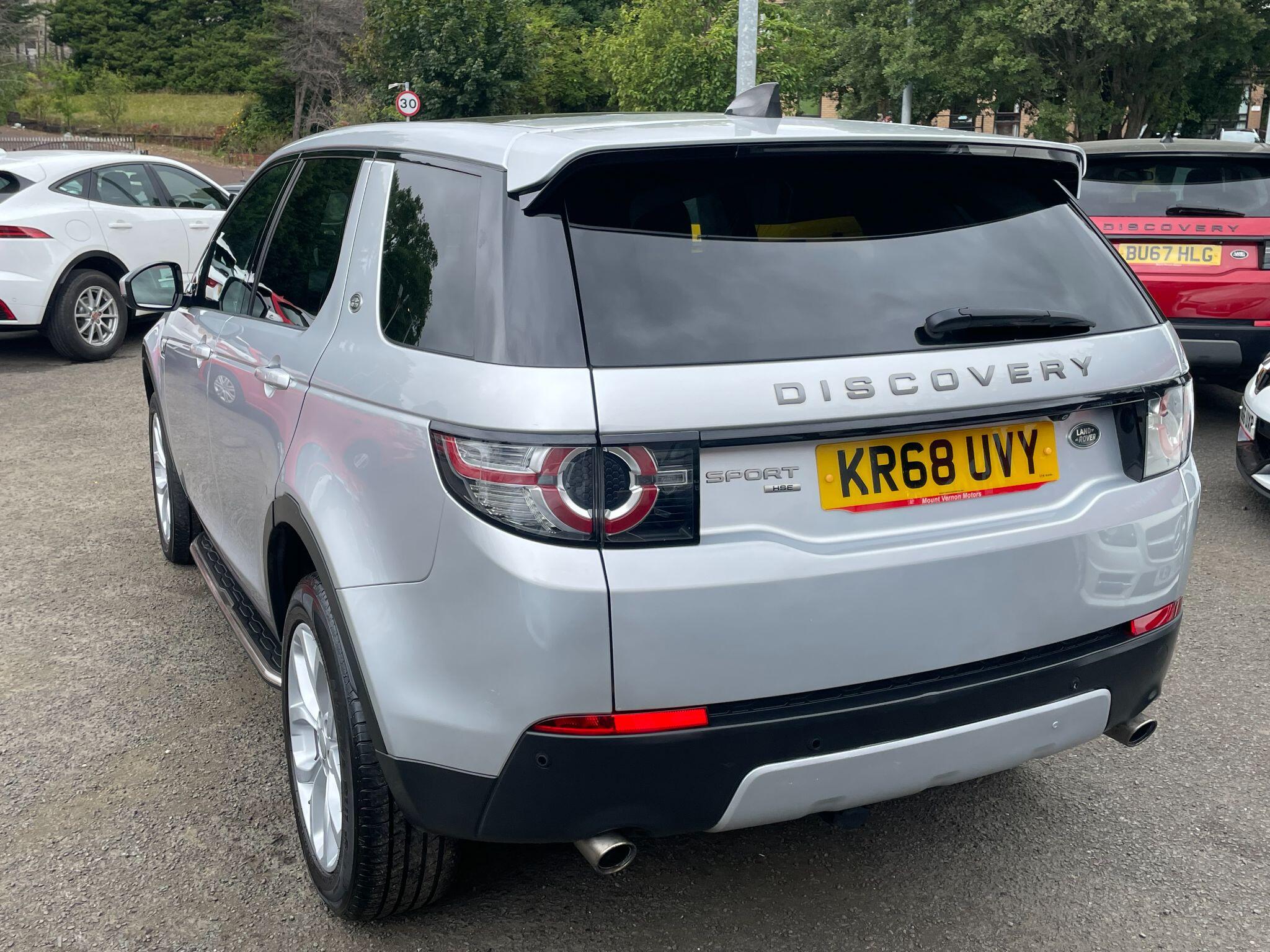Land Rover Discovery Sport view 9