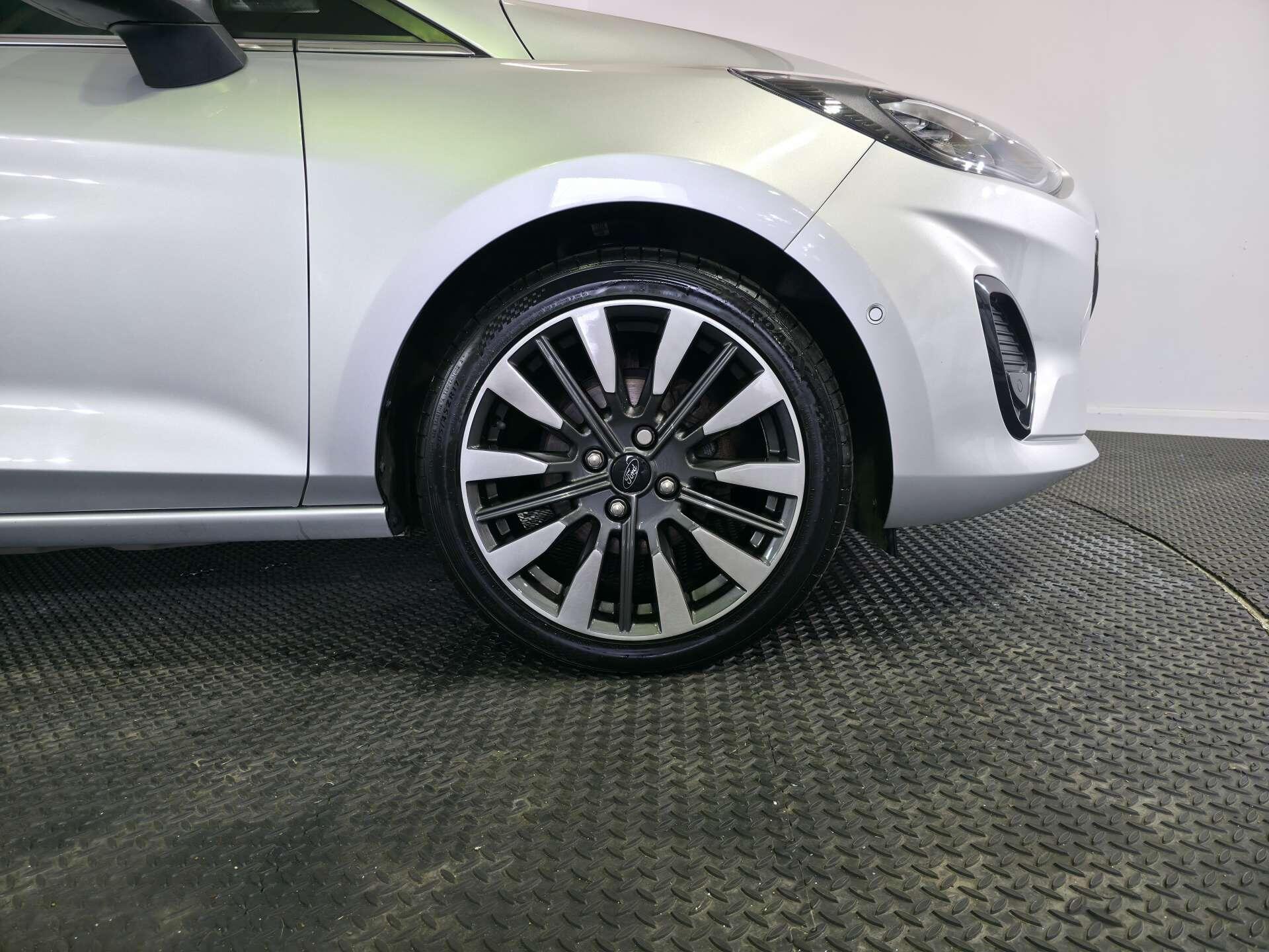 Ford Fiesta view 73
