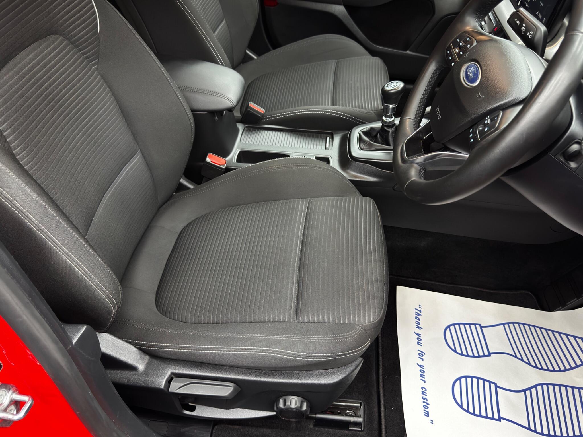 Ford Focus view 13