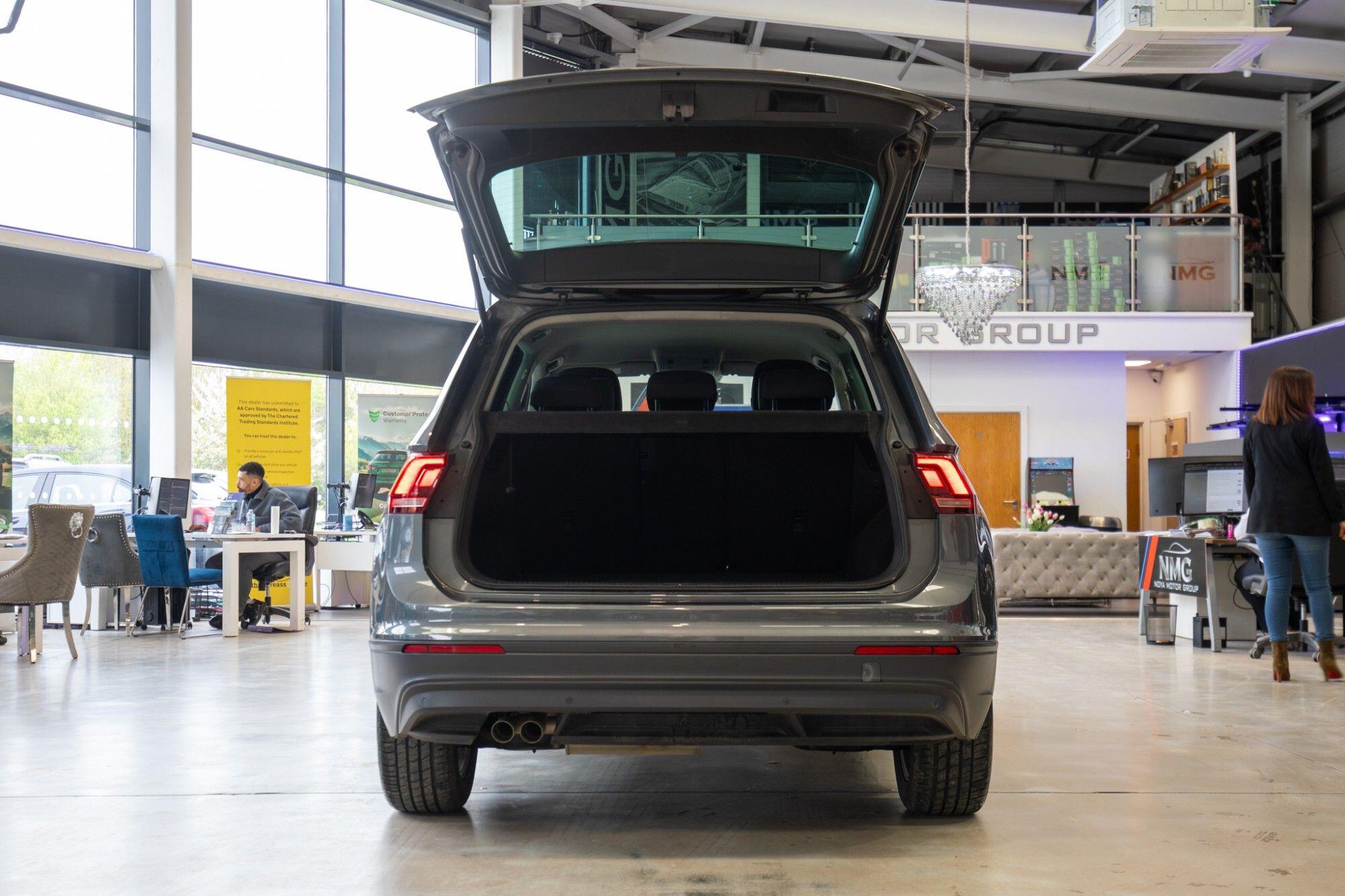 Volkswagen Tiguan view 28