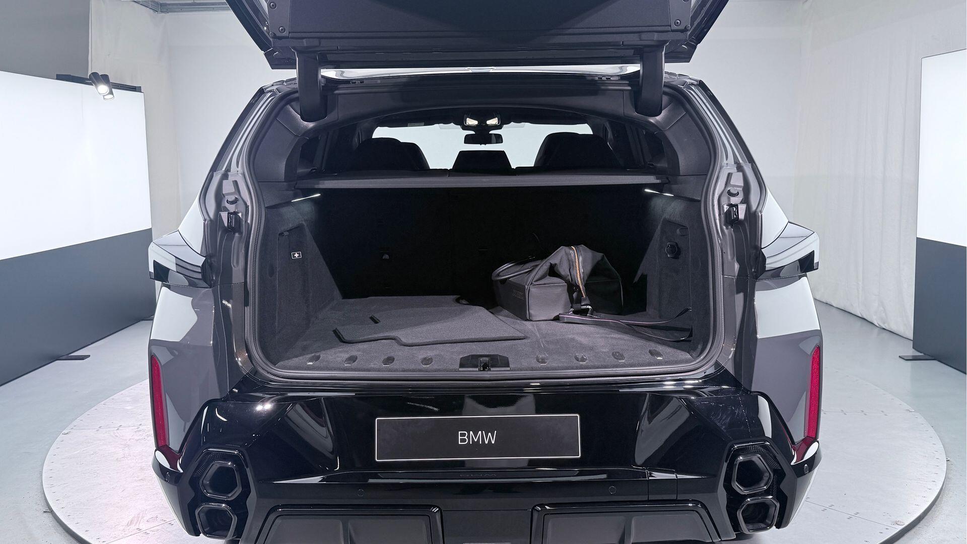 BMW XM view 13