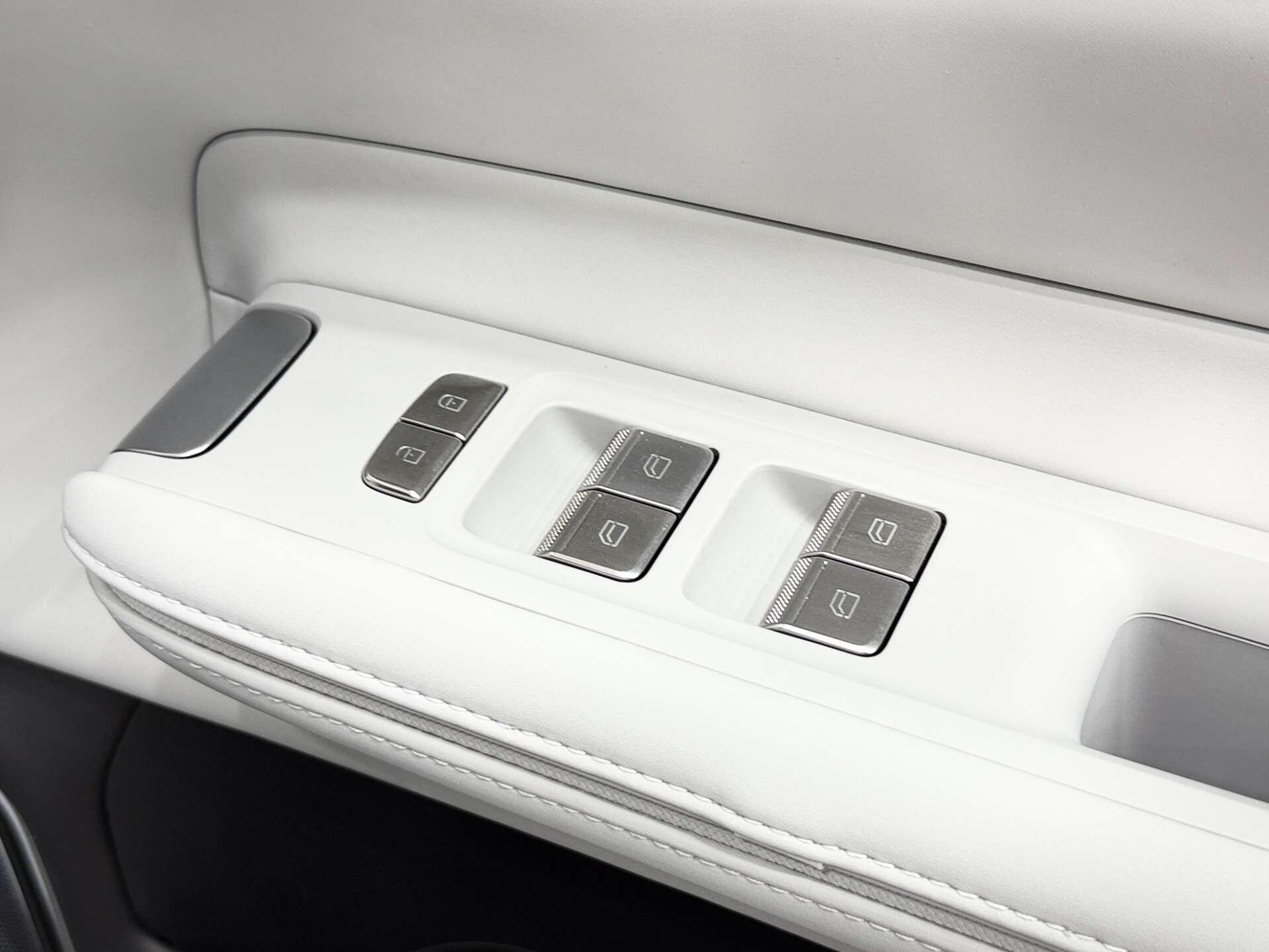Polestar 4 view 39