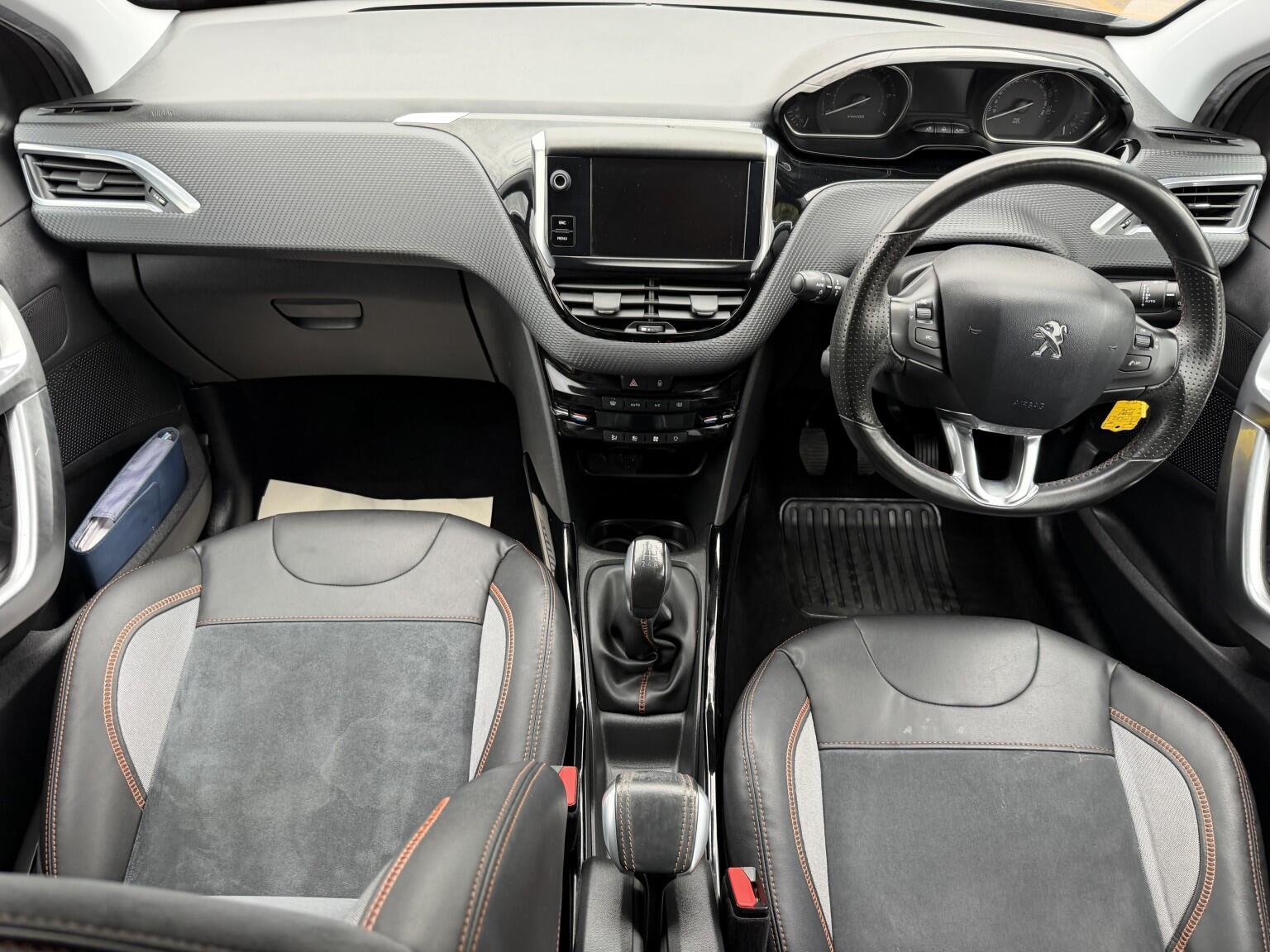 Peugeot 2008 view 4