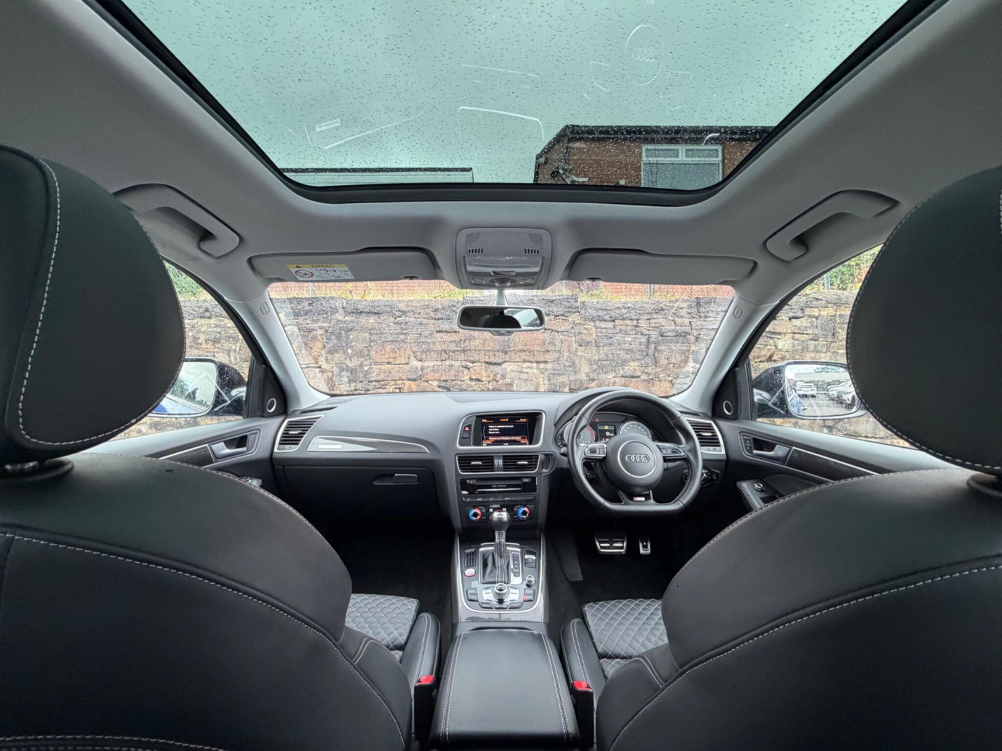 Audi SQ5 view 11