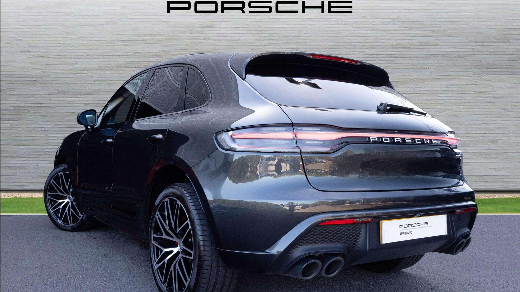 Porsche Macan view 4