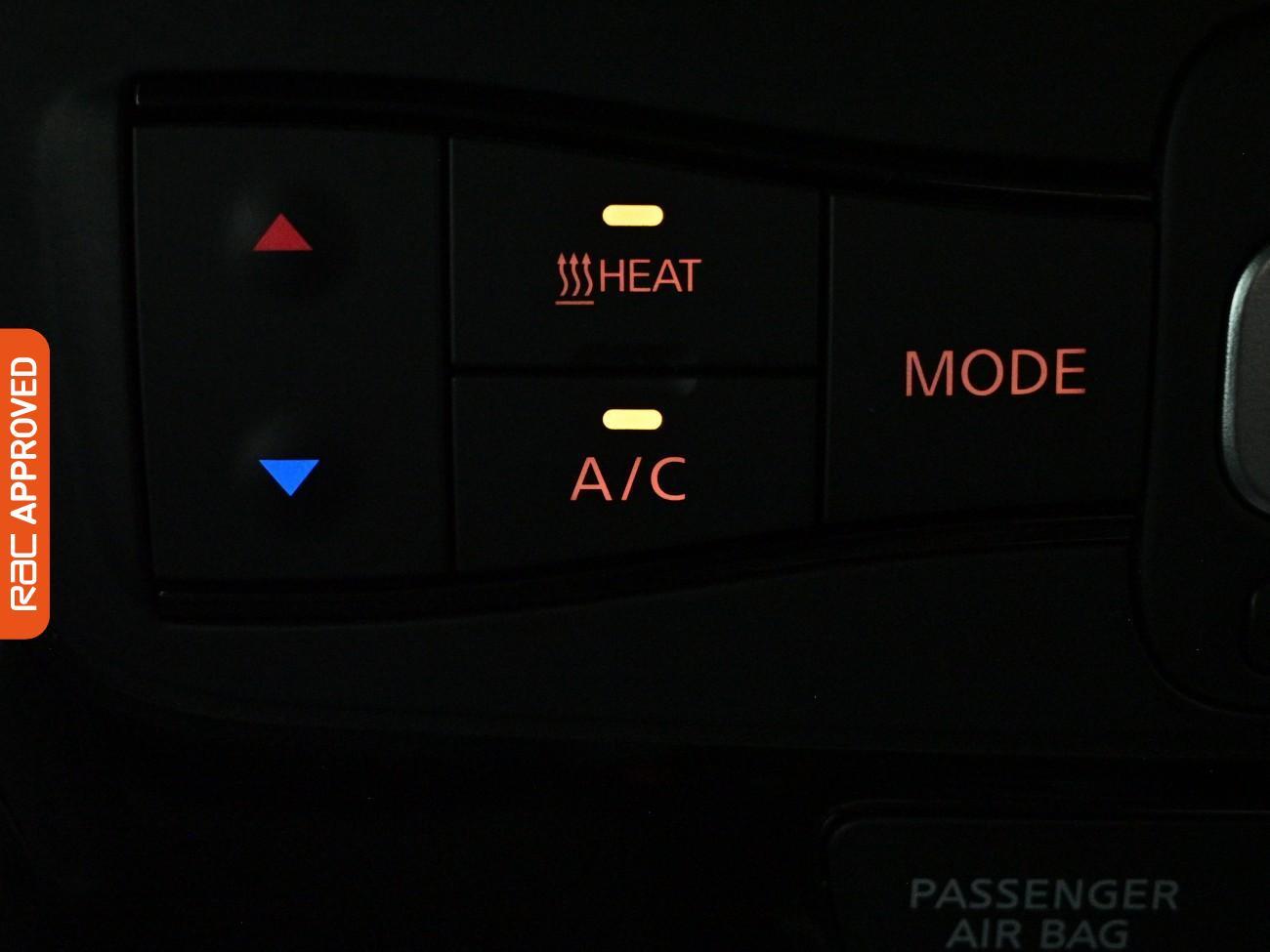 Nissan Leaf view 17