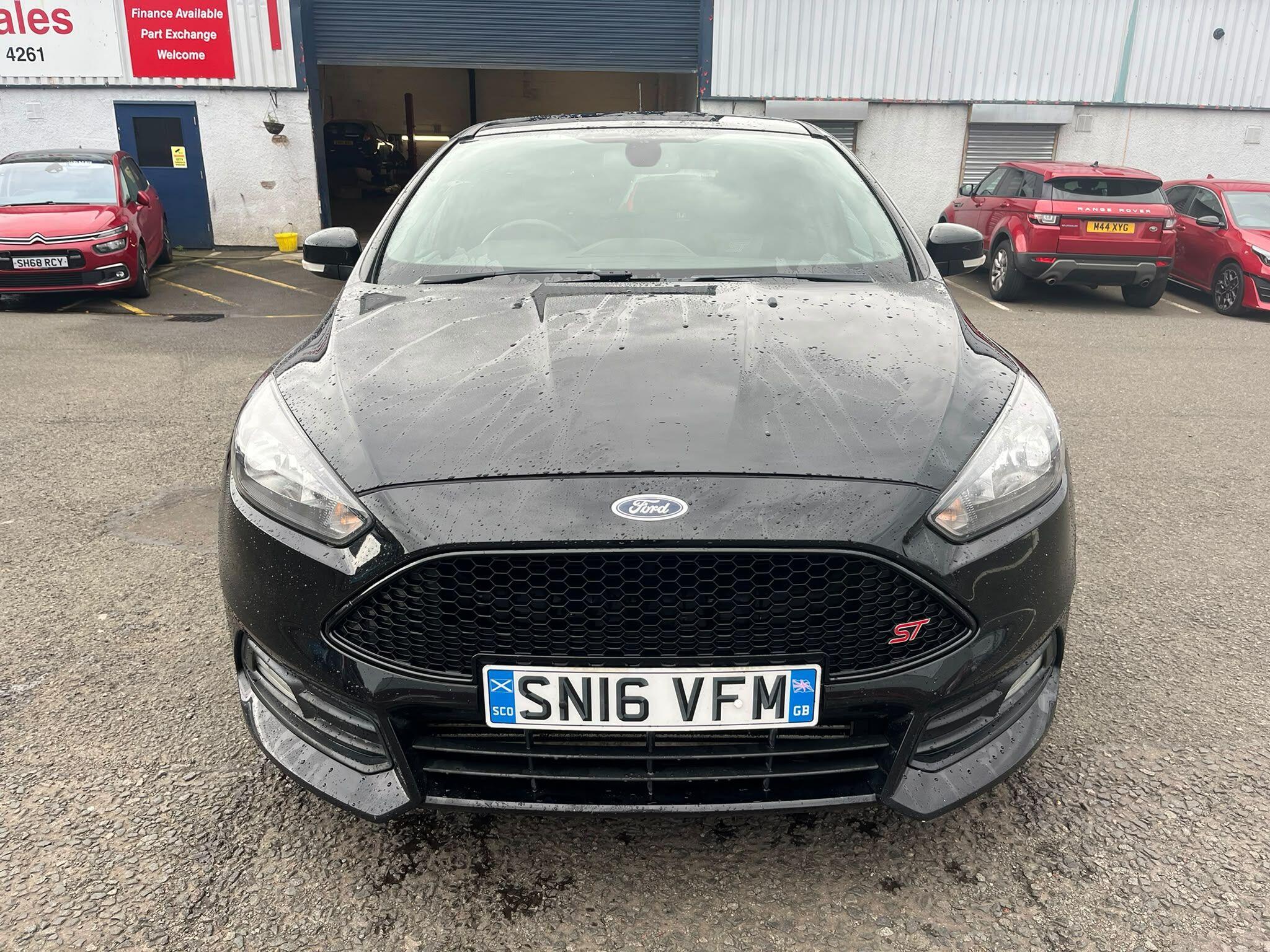 Ford Focus view 2