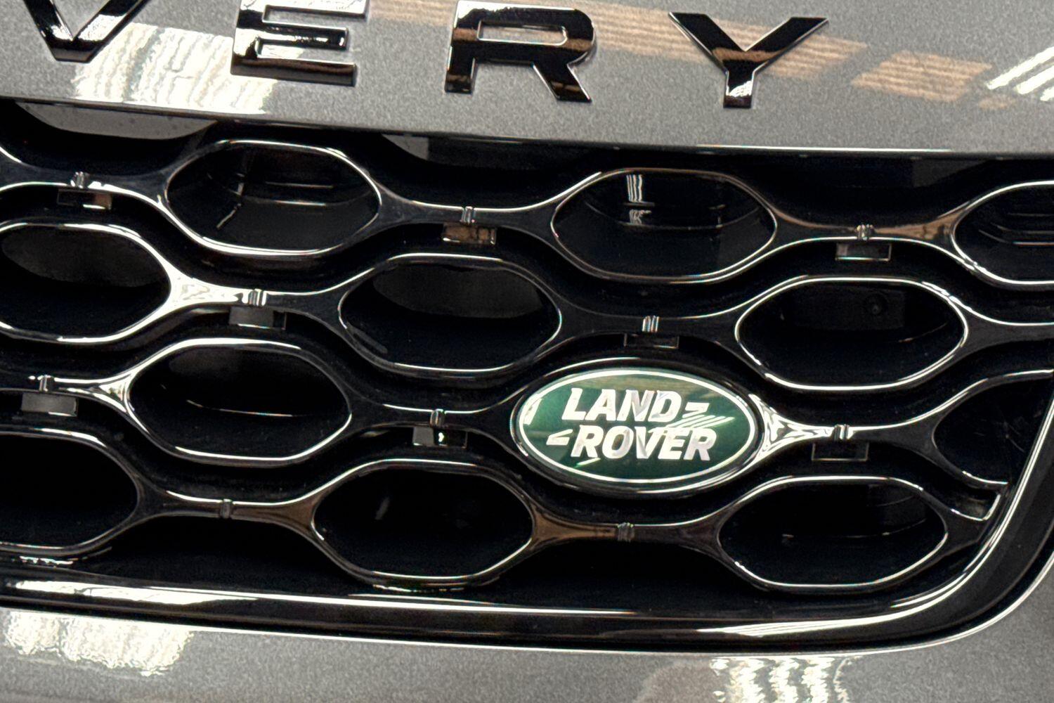 Land Rover Discovery Sport view 28