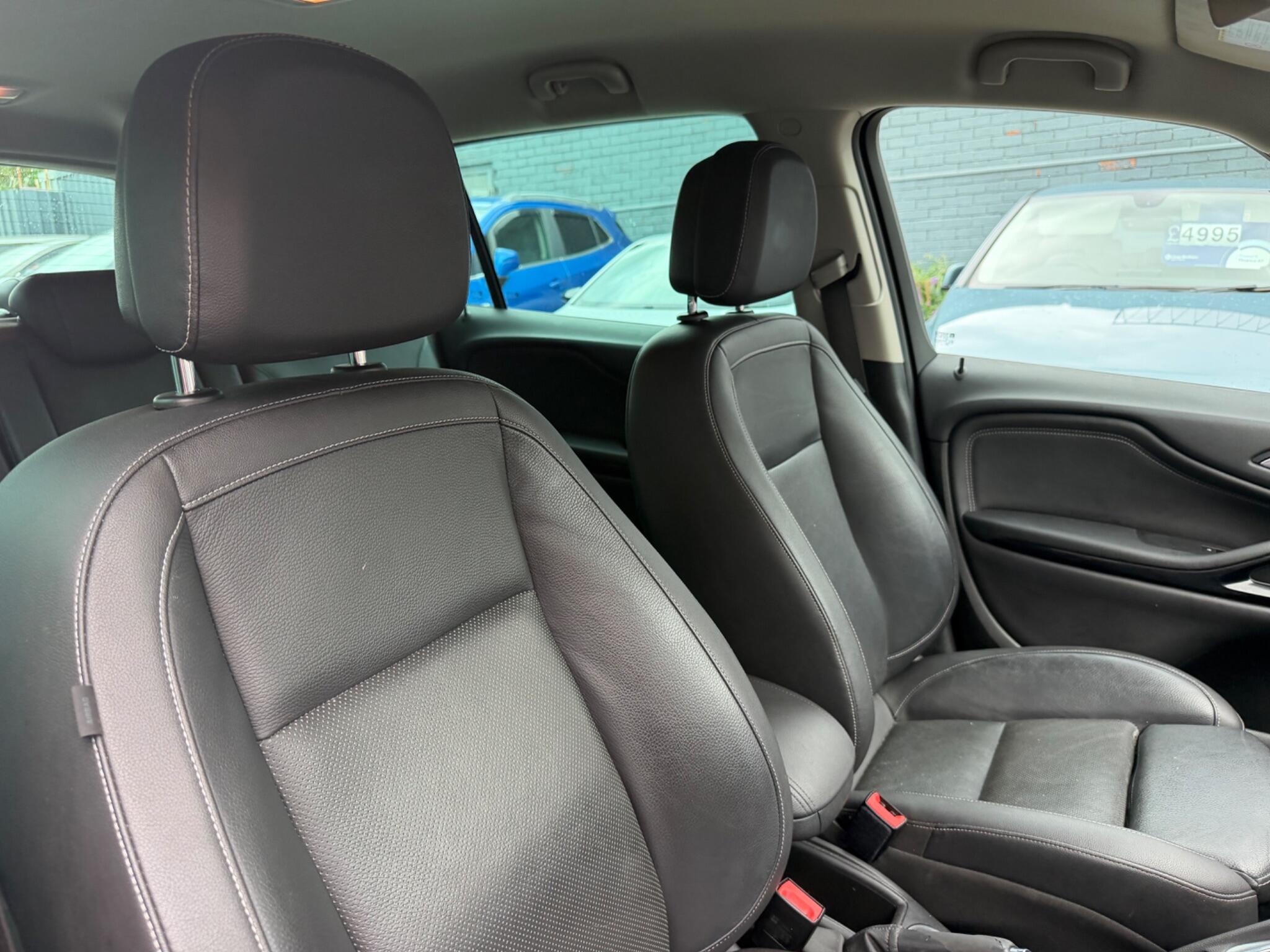 Vauxhall Zafira Tourer view 12