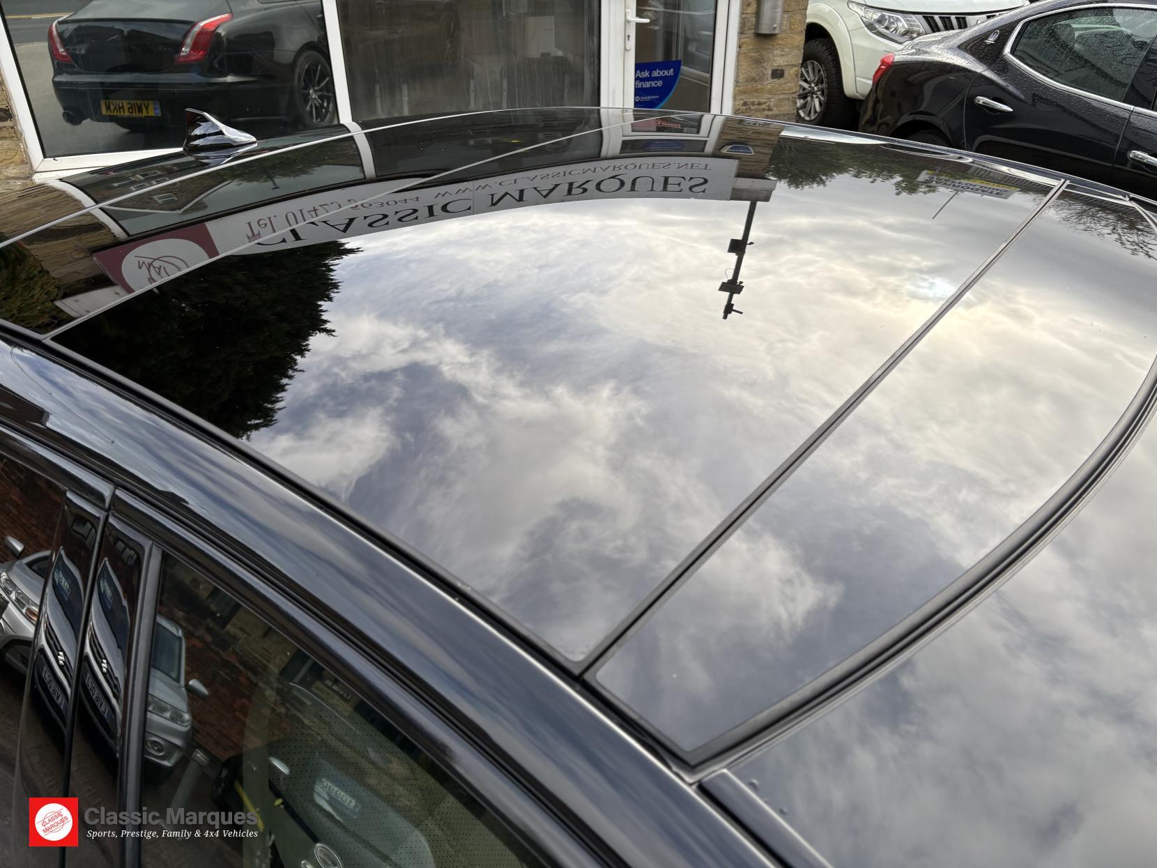 Jaguar XJ view 17