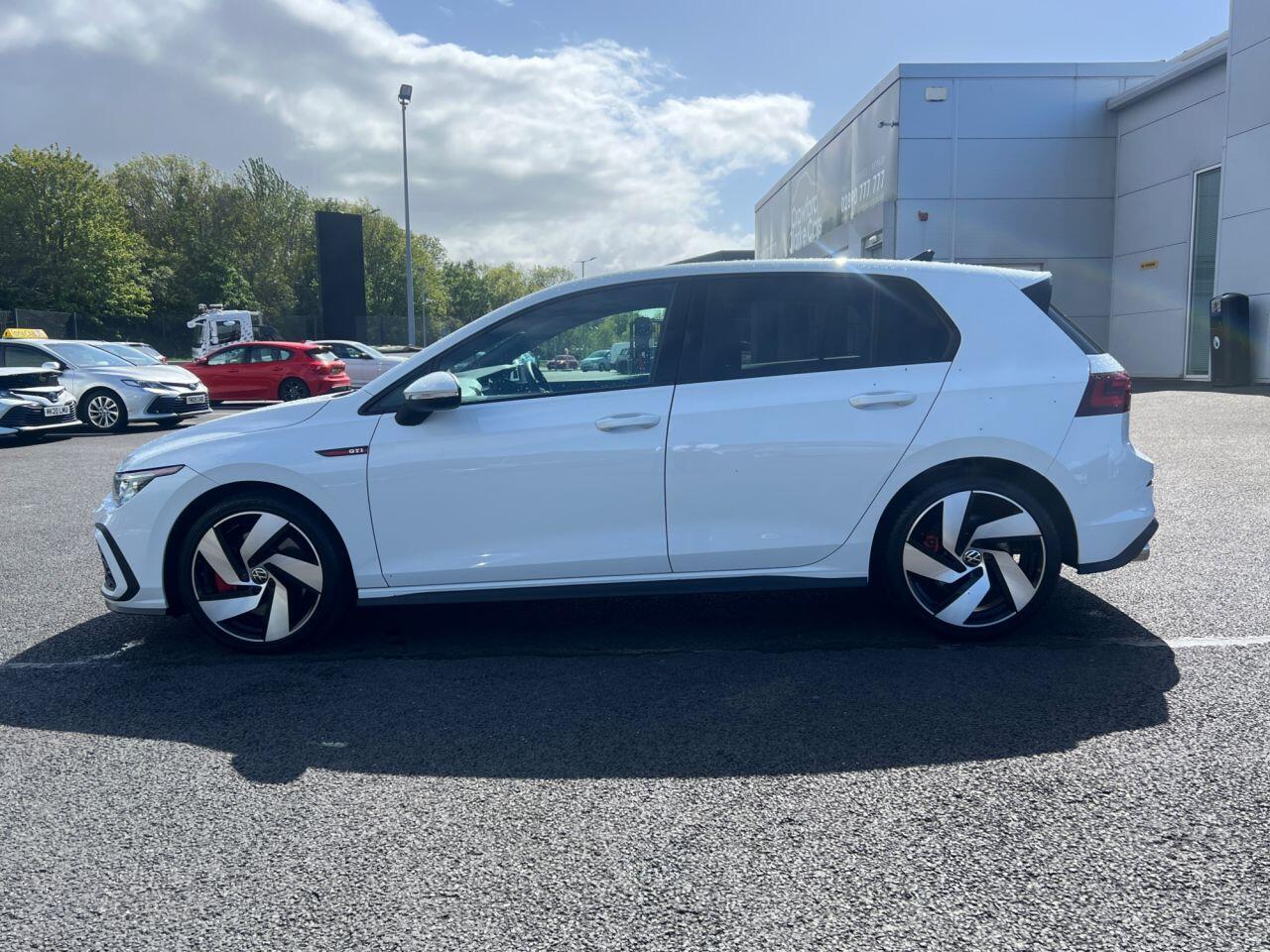 Volkswagen Golf view 3