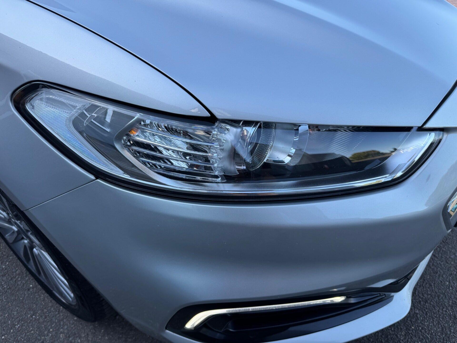 Ford Mondeo view 21