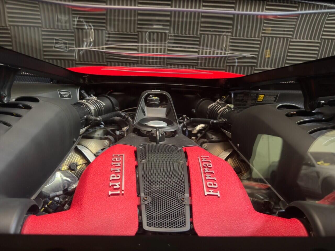 Ferrari F8 Tributo view 25