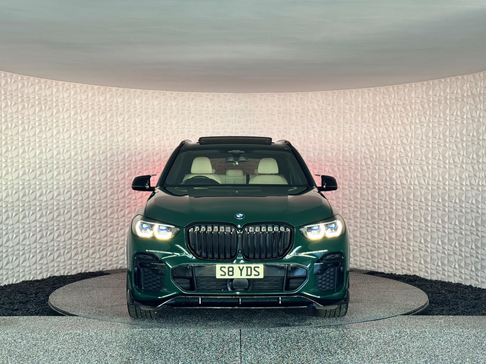 BMW X5 view 4
