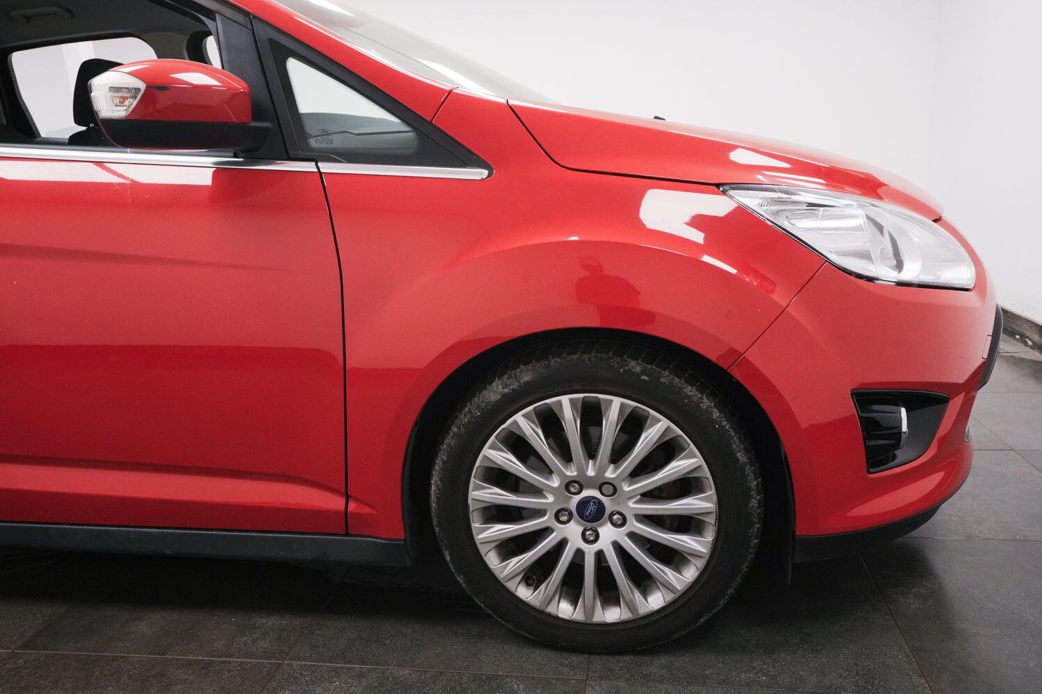 Ford C-Max view 4