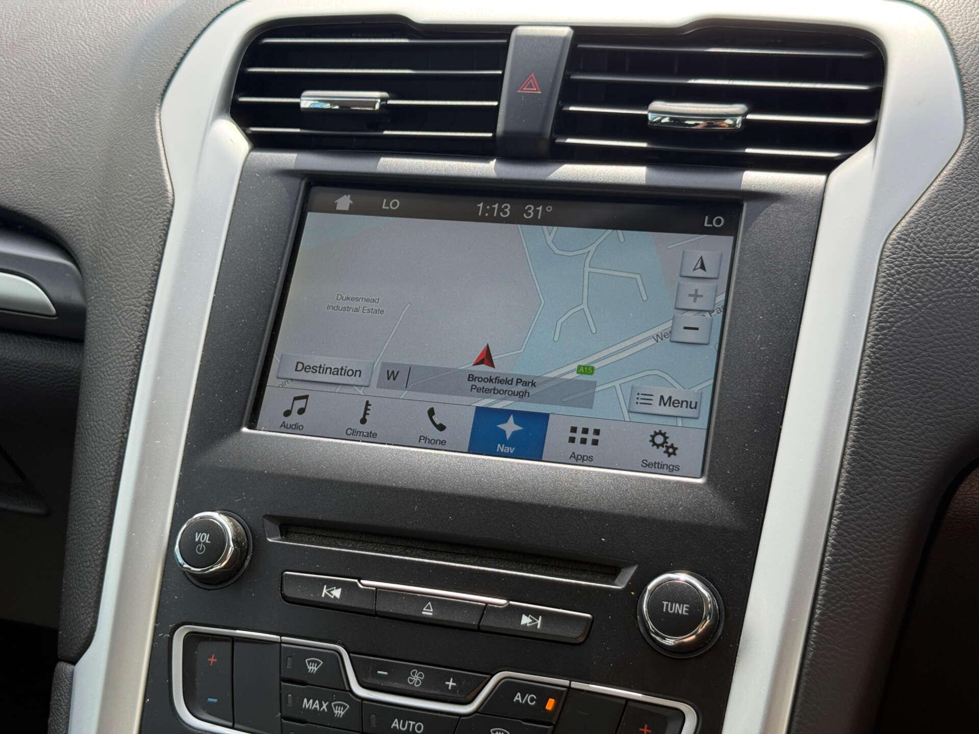 Ford Mondeo view 55