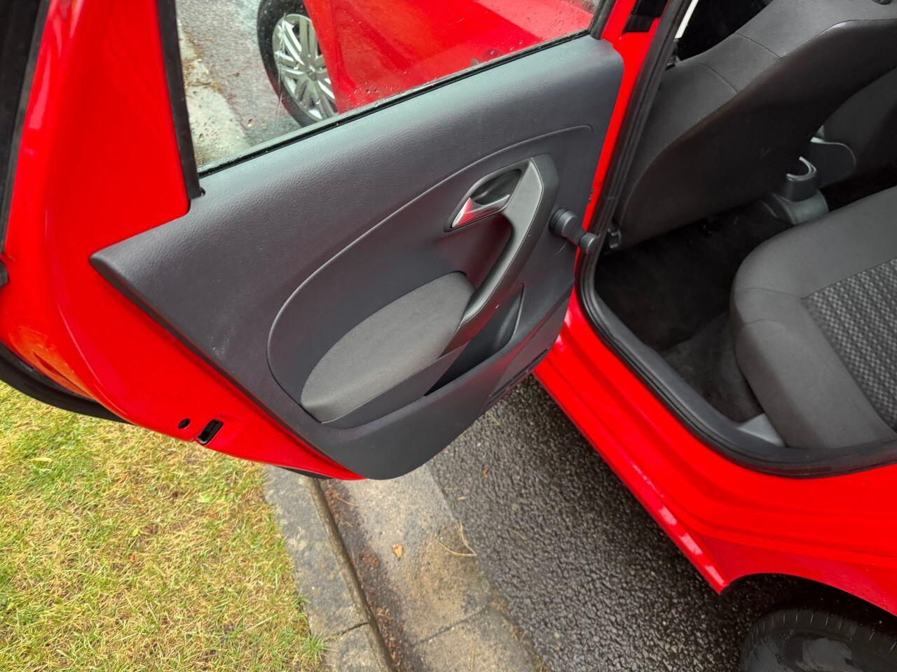 Volkswagen Polo view 24