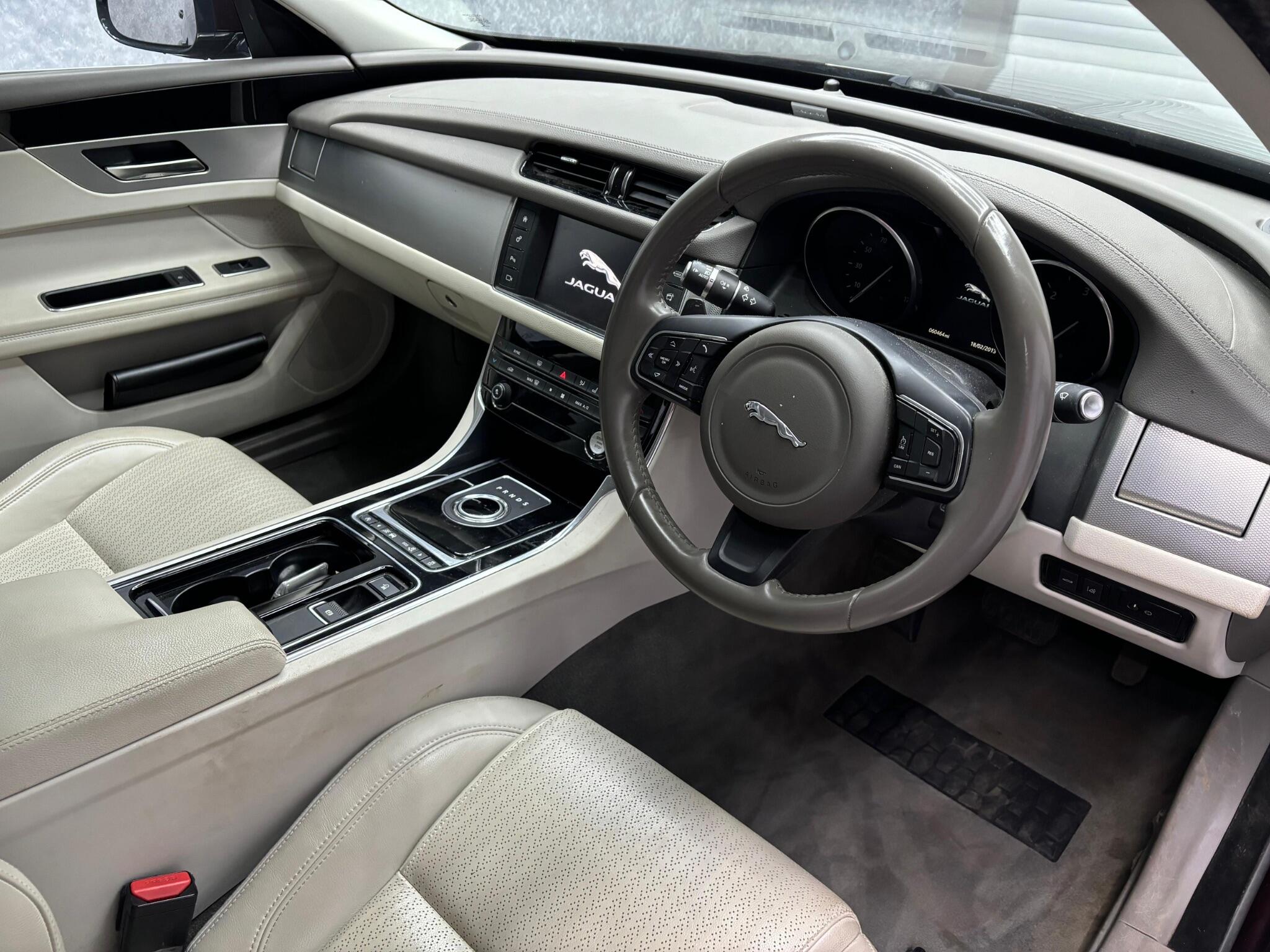 Jaguar XF view 3