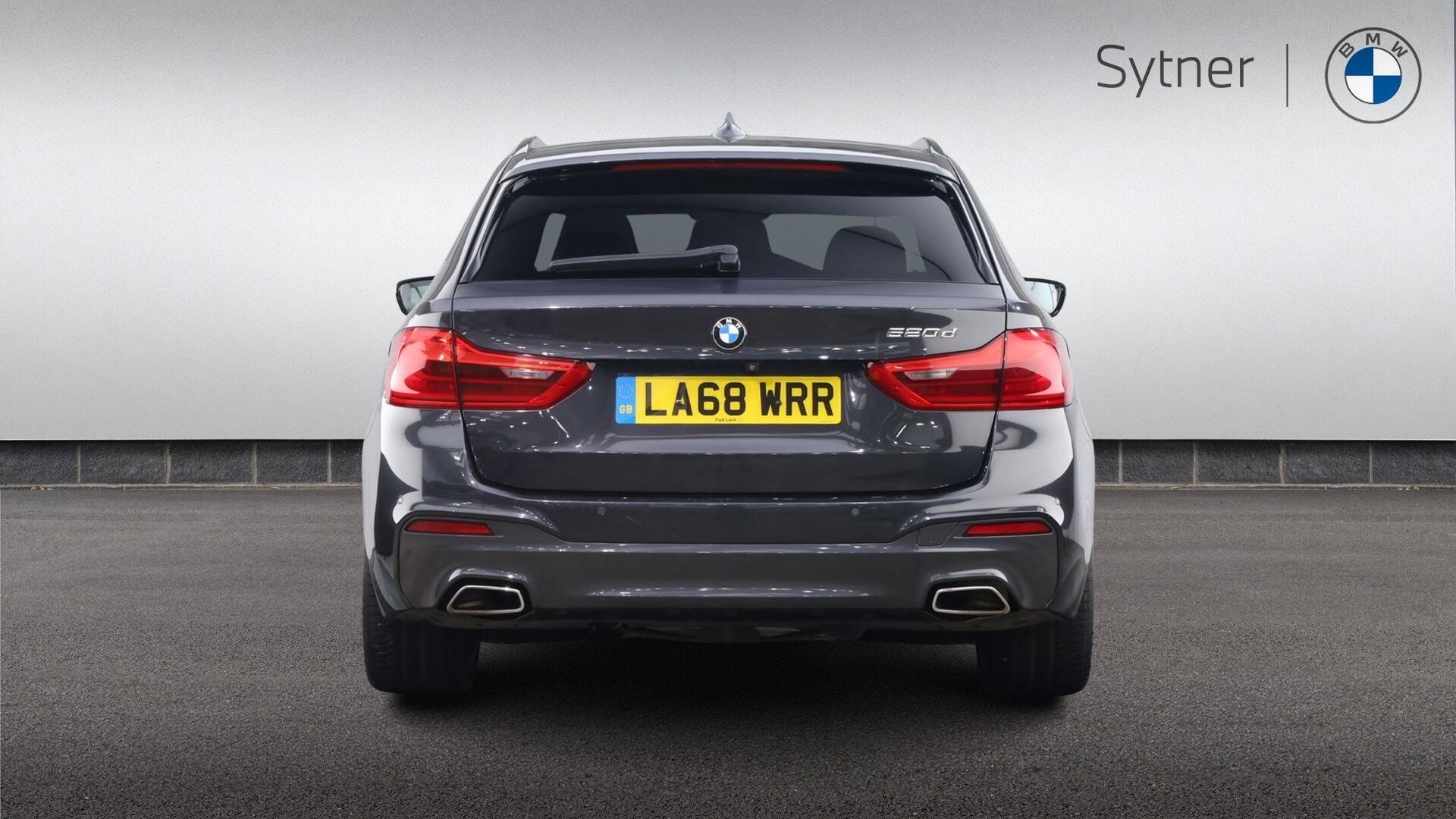 BMW 5 Series view 15