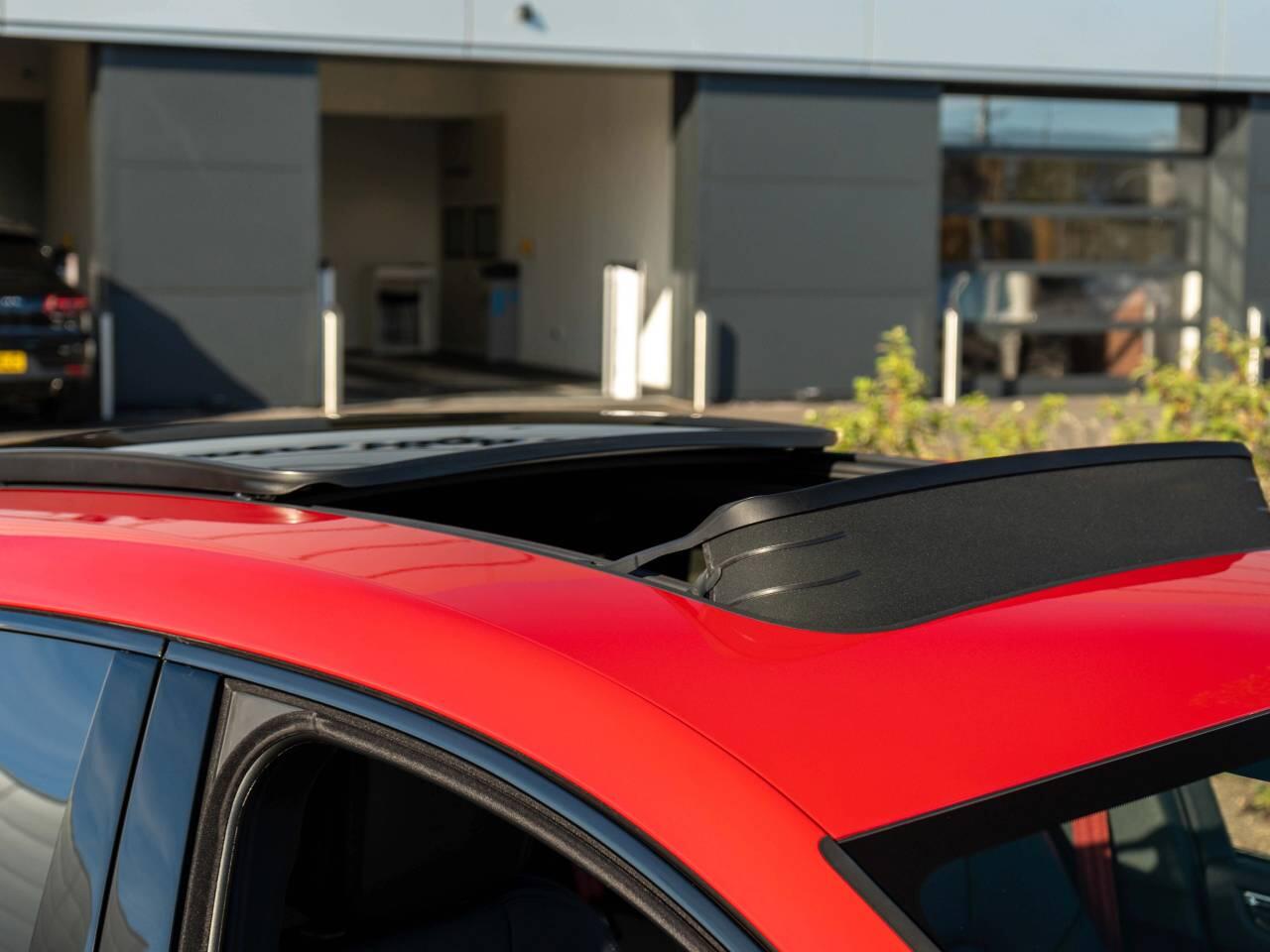 Porsche Macan view 64