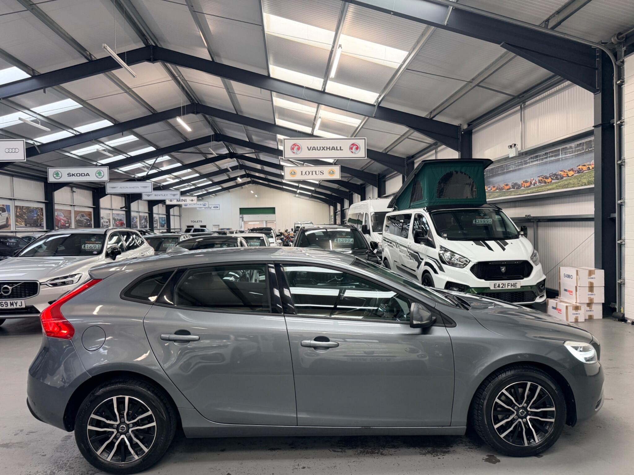 Volvo V40 view 13