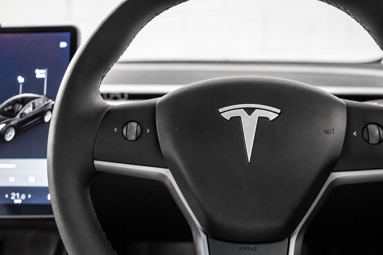 Tesla Model 3 view 27