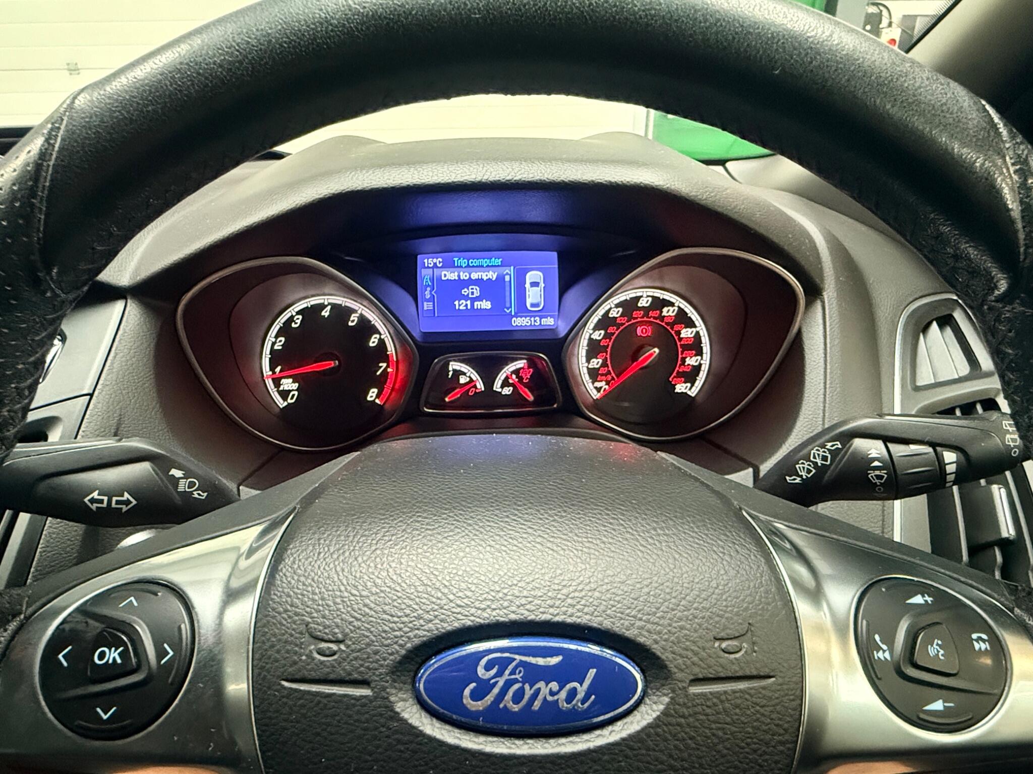 Ford Focus view 18