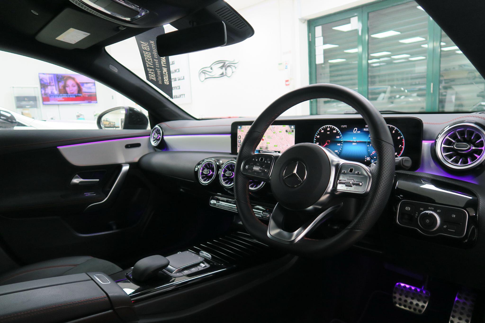 Mercedes-Benz Cla view 10