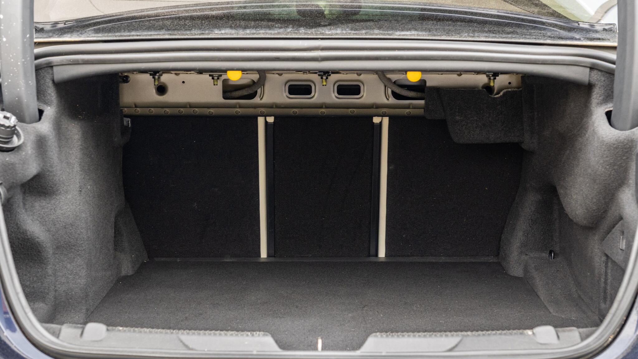 Jaguar Xe view 10