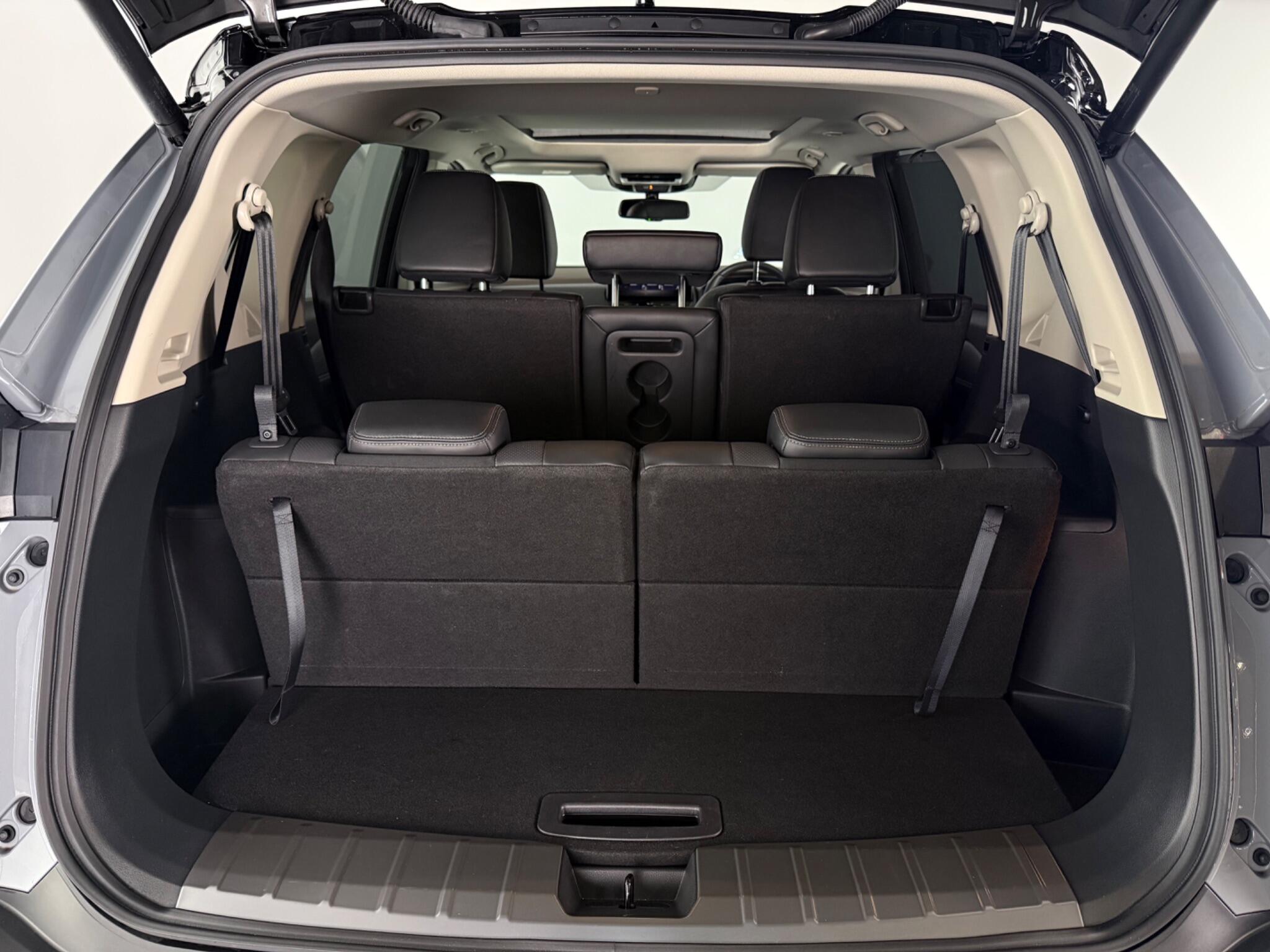 Nissan X-Trail view 9