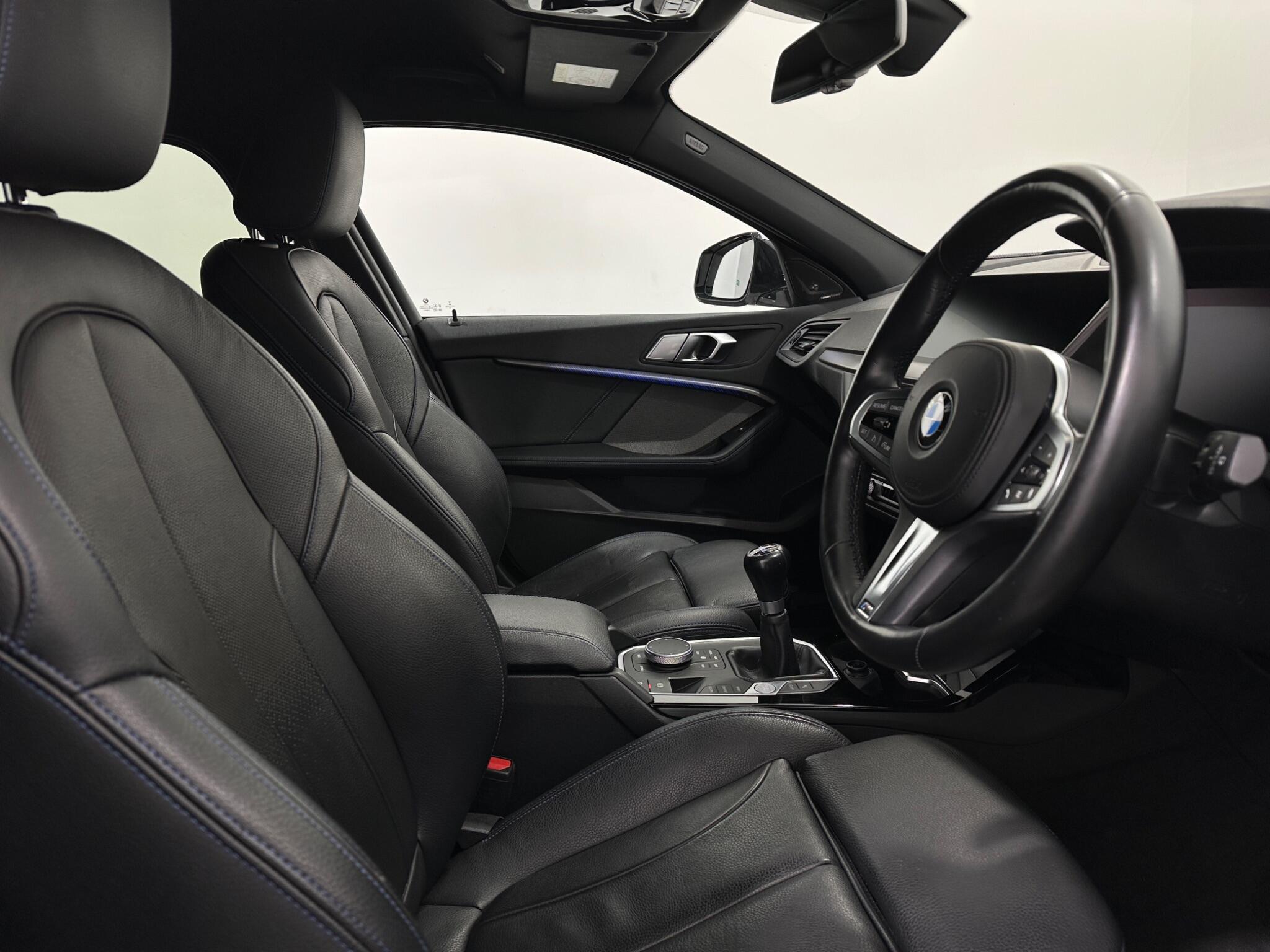 BMW 1 Series view 35