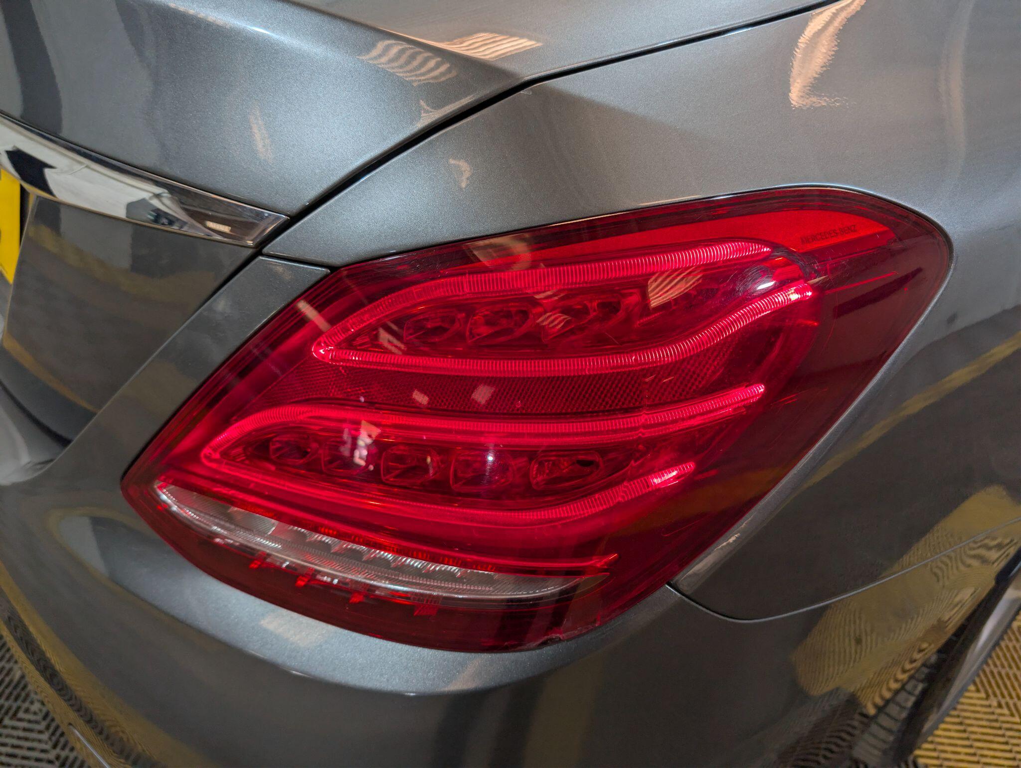 Mercedes-Benz C Class view 82