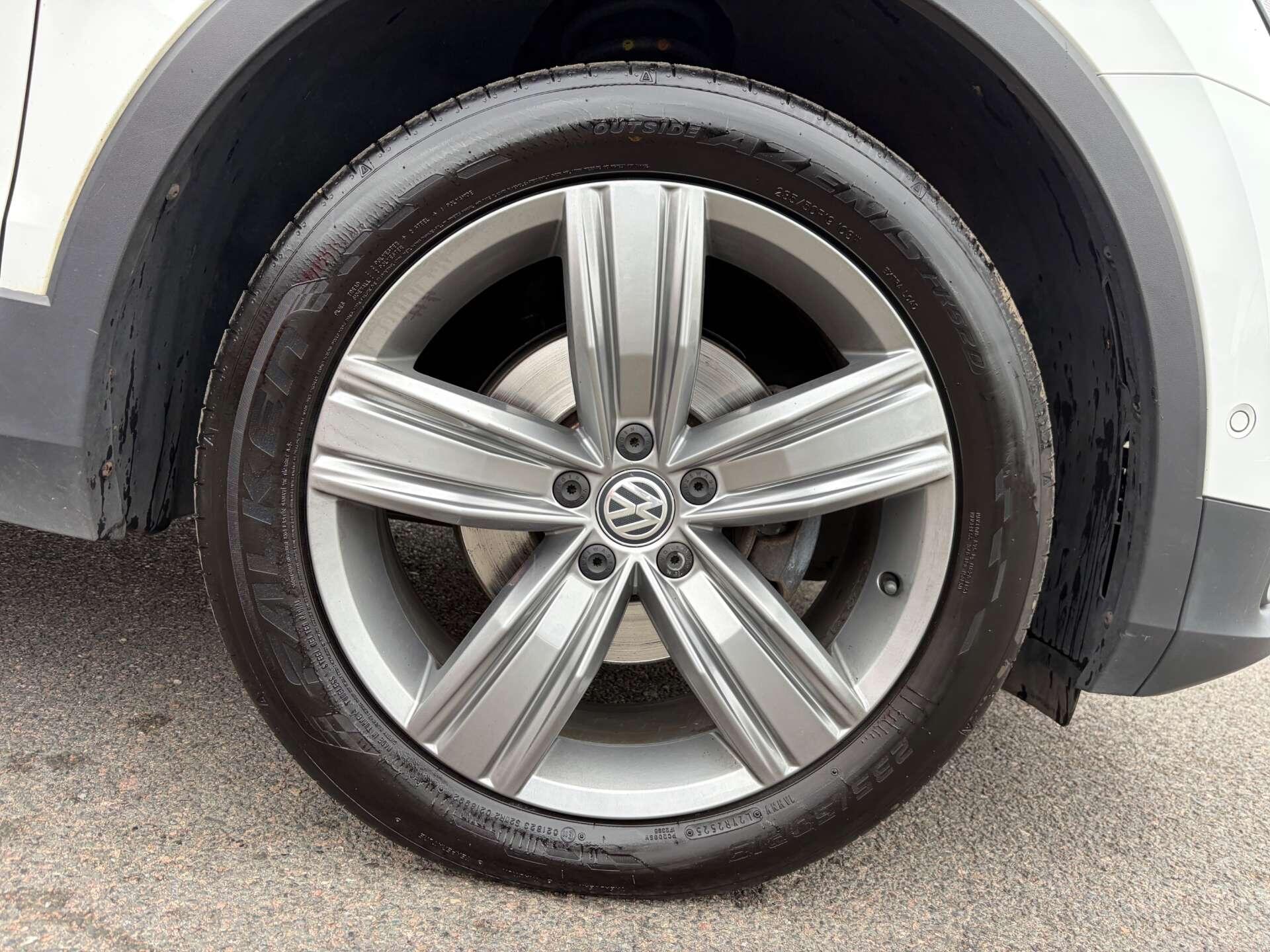 Volkswagen Tiguan view 10