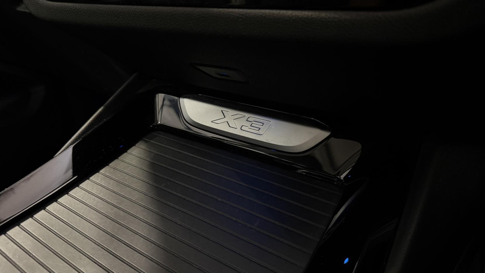 BMW X3 view 21