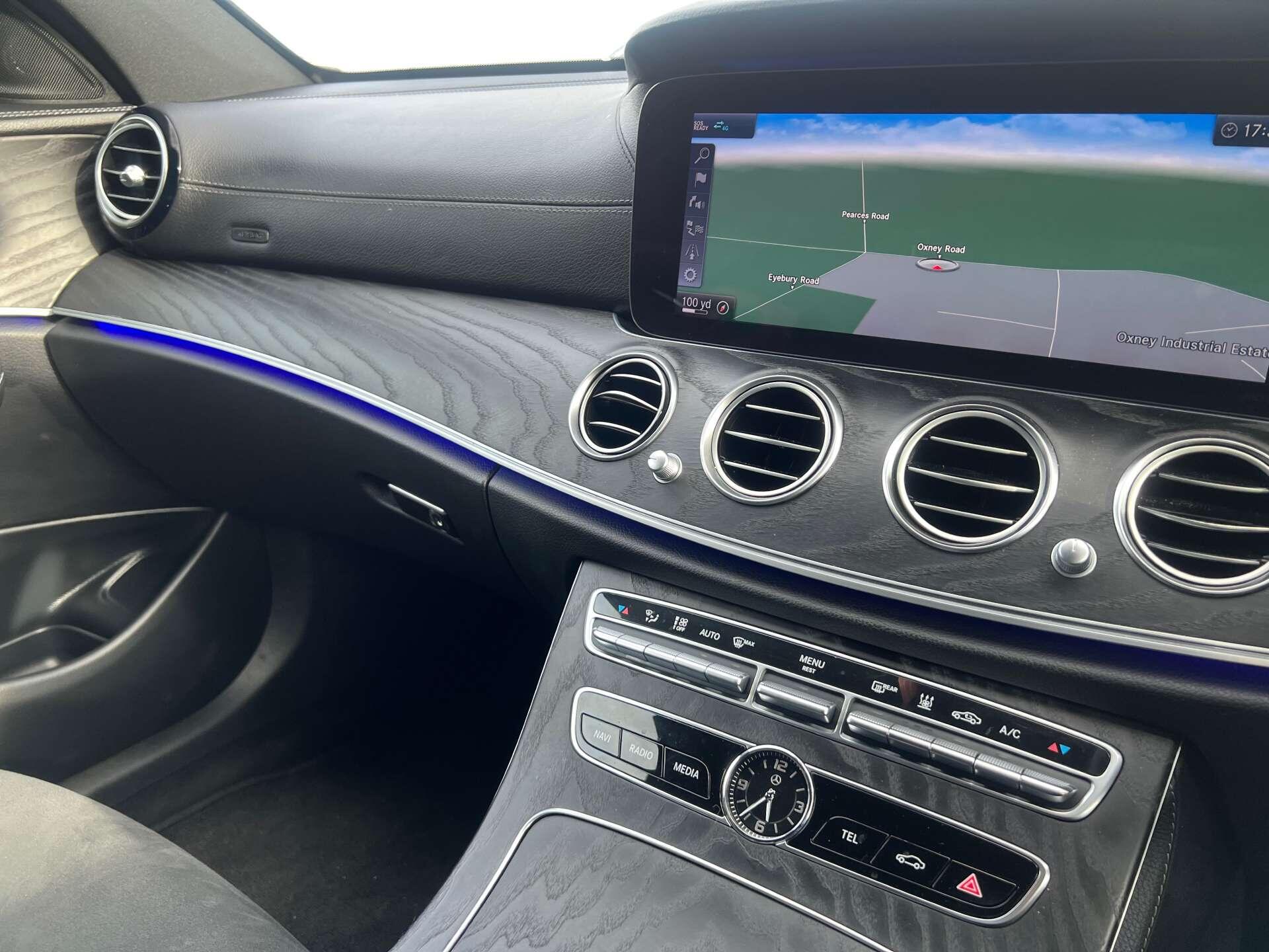 Mercedes-Benz E-Class view 34