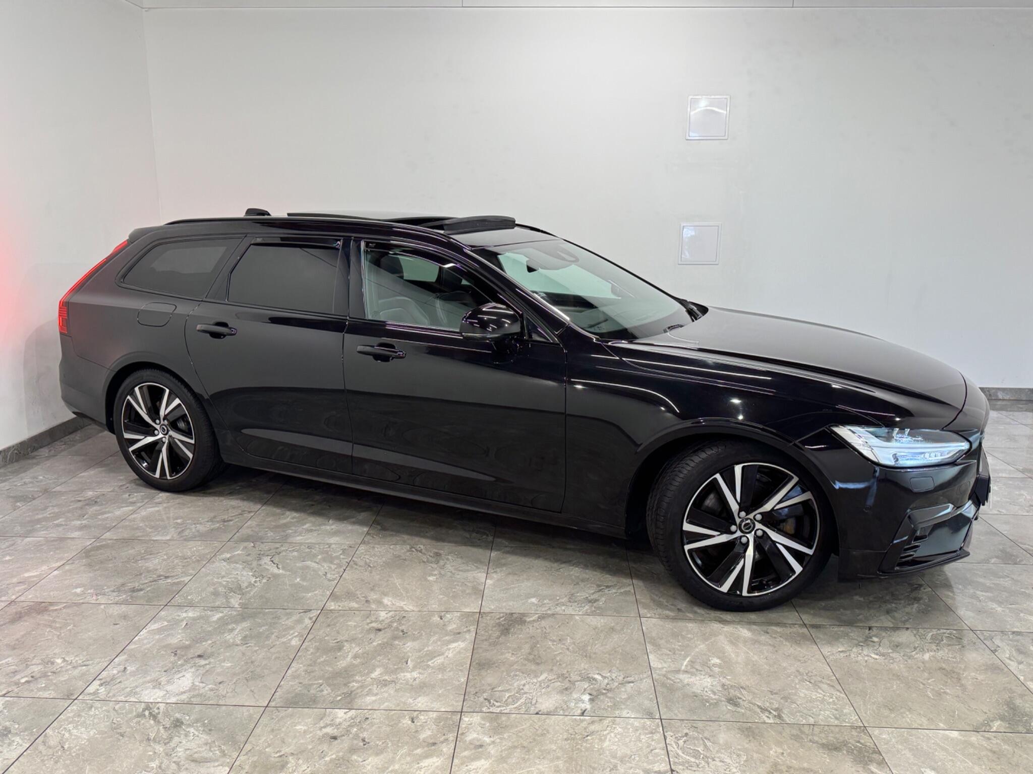Volvo V90 view 2