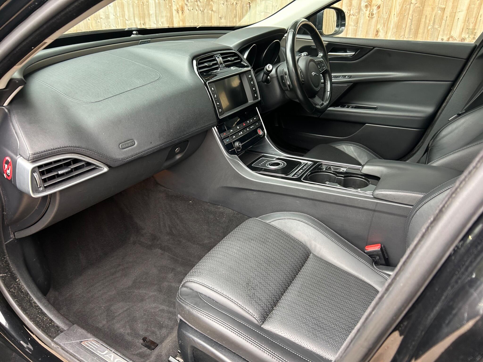Jaguar Xe view 32