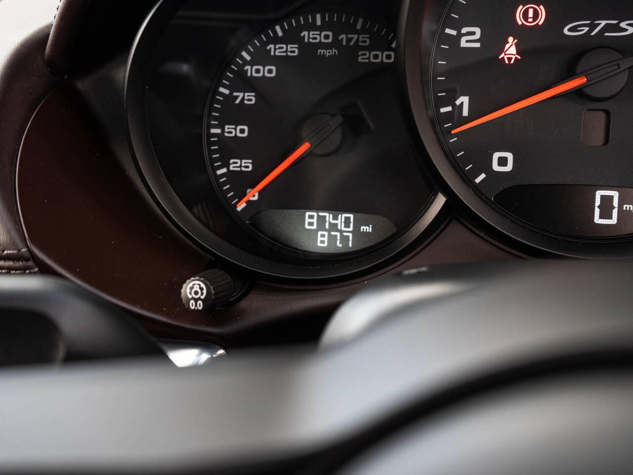 Porsche Cayman view 25
