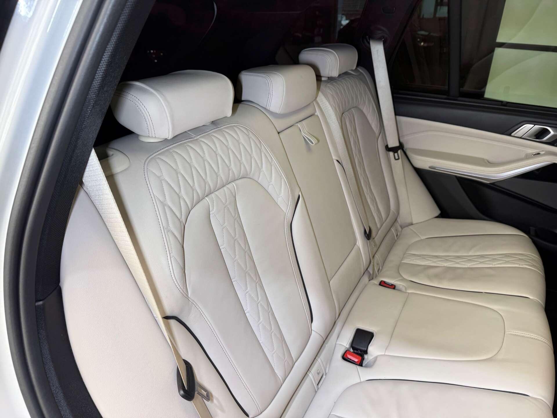 BMW X5 view 21