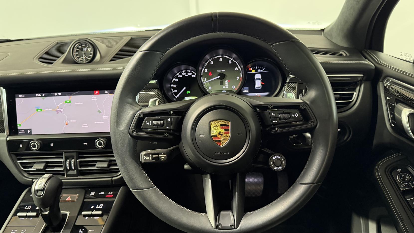 Porsche Macan view 9