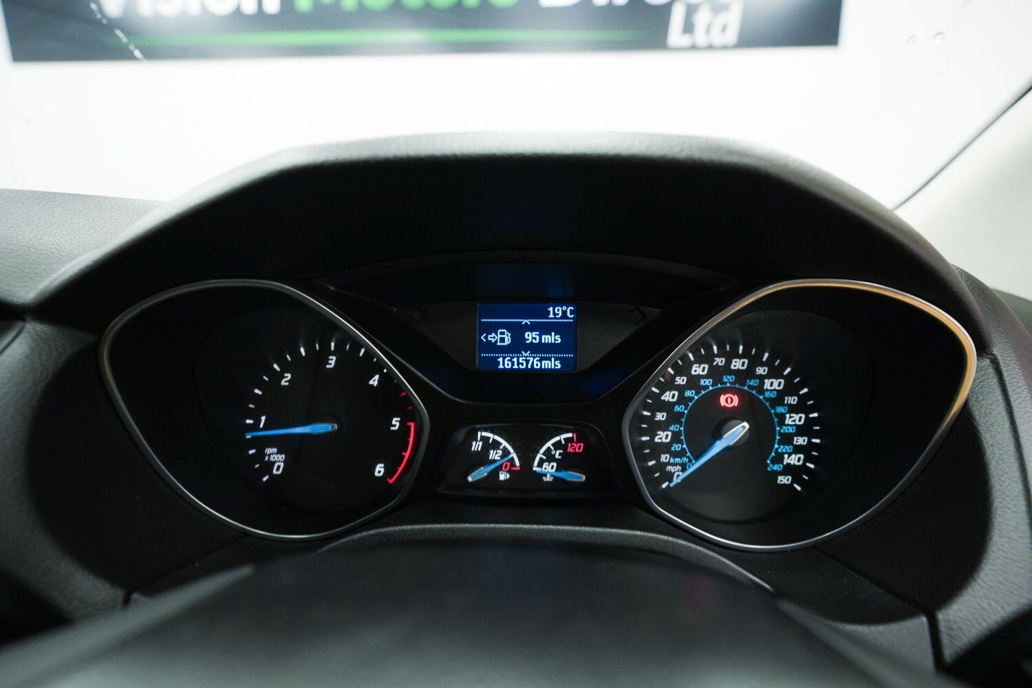 Ford Focus view 26