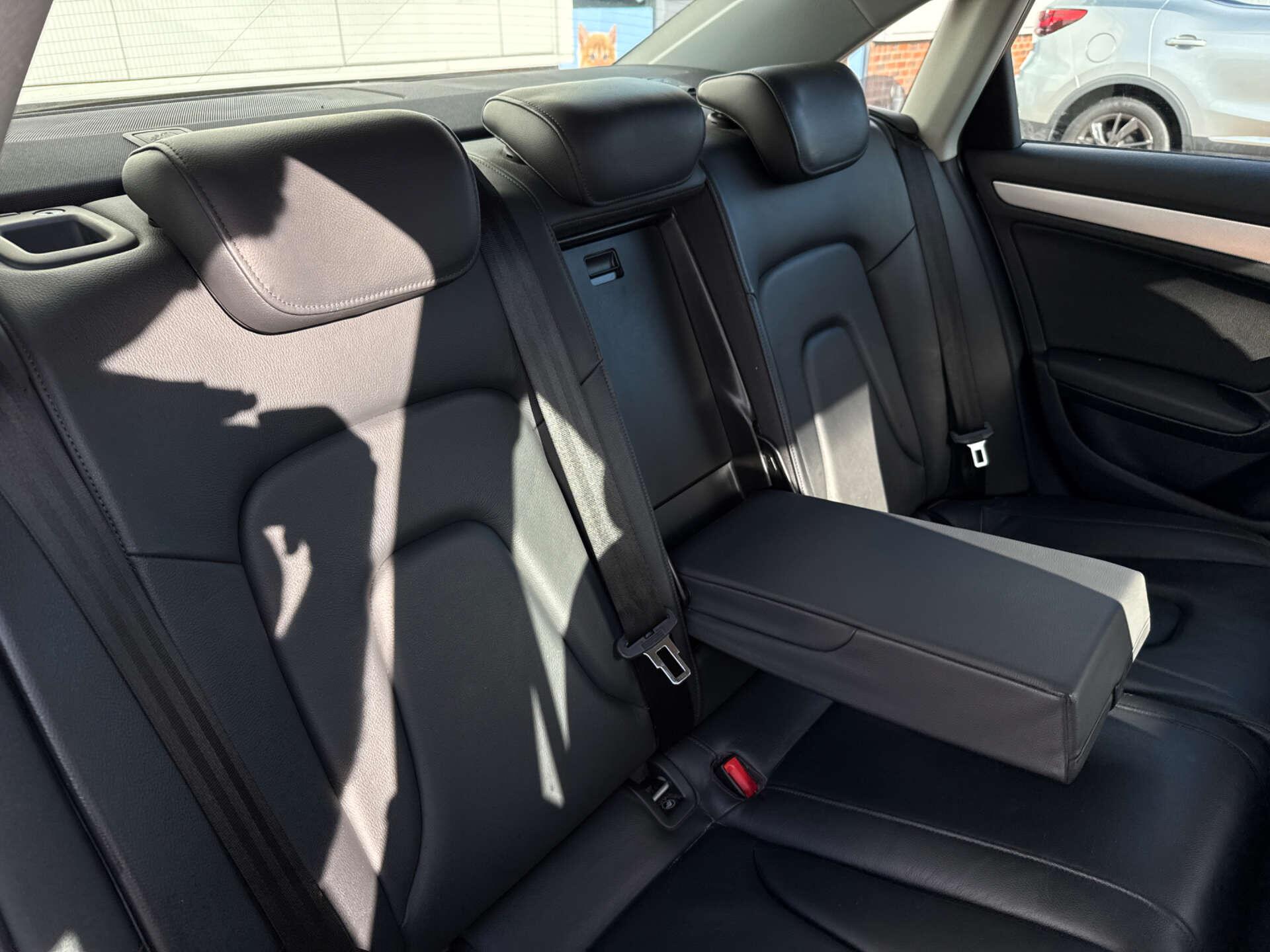 Audi A4 view 16