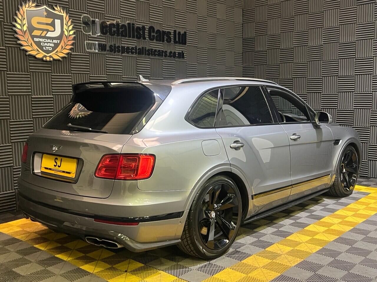 Bentley Bentayga view 9