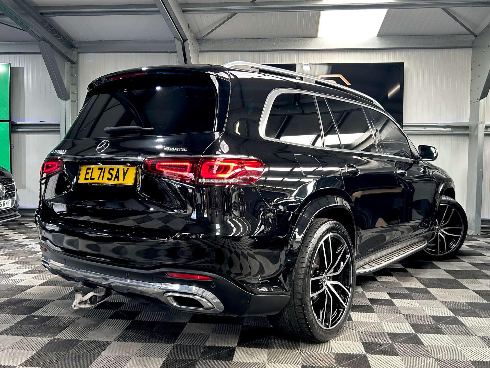 Mercedes-Benz GLS view 3
