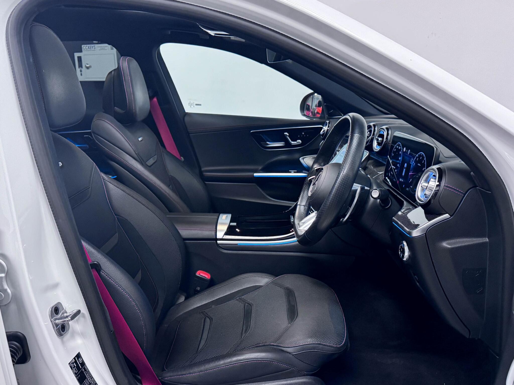 Mercedes-Benz C-Class view 33