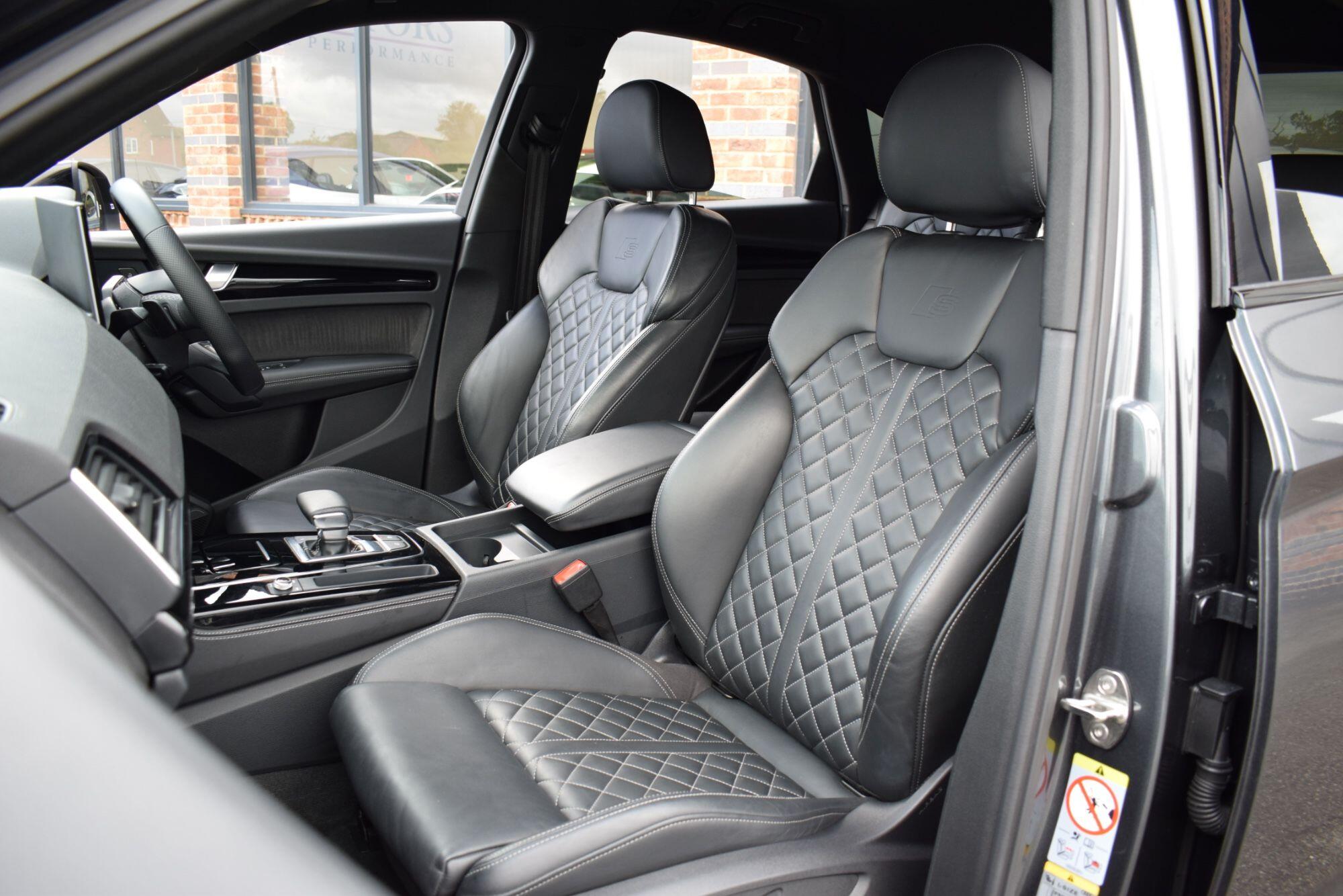 Audi Q5 view 28