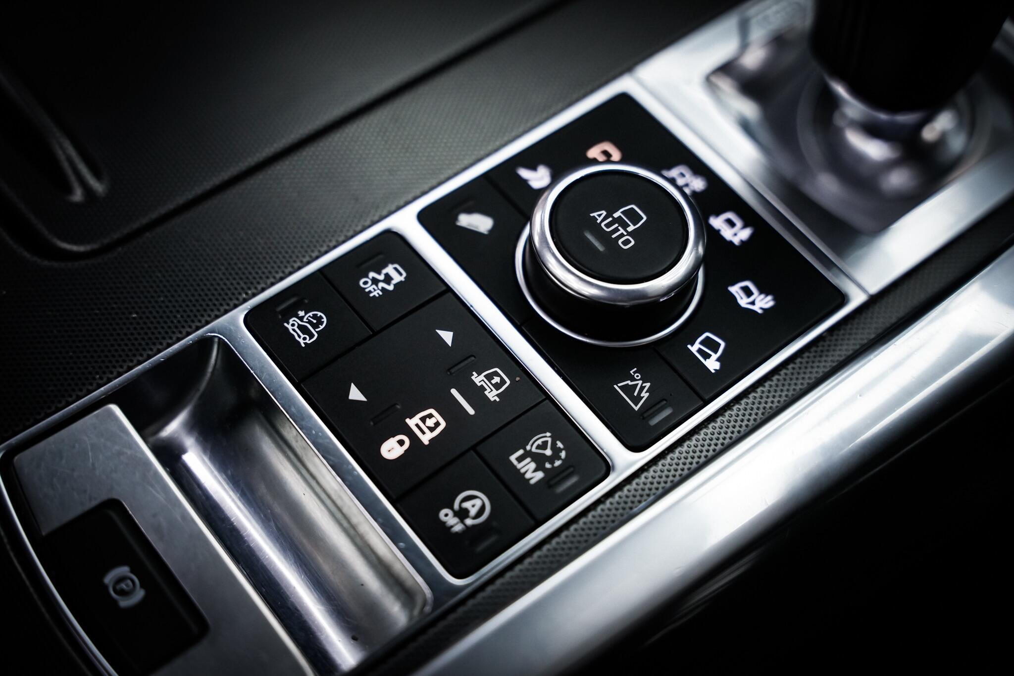 Land Rover Range Rover Sport view 43