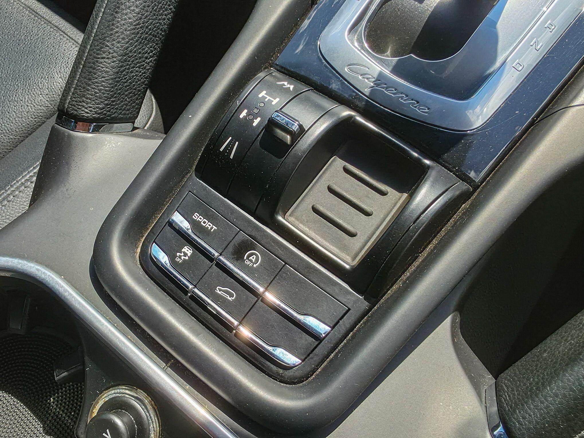 Porsche Cayenne view 15